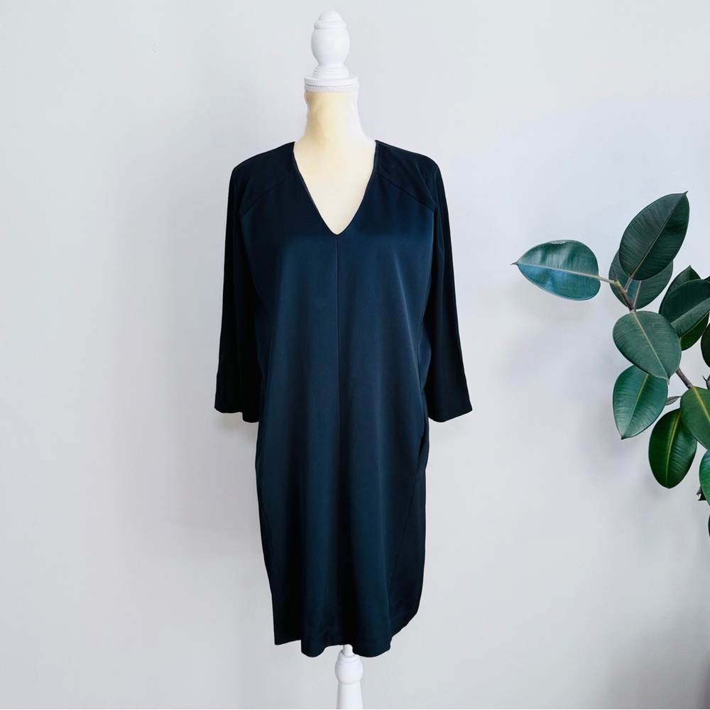 Uterque v-neck shift dress with pockets
